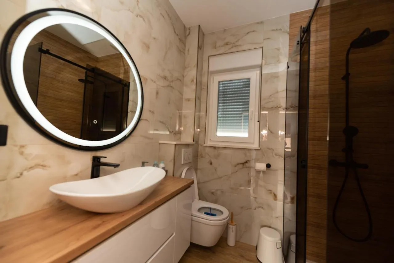 Modern Apartment With Swimming Pool Kastela