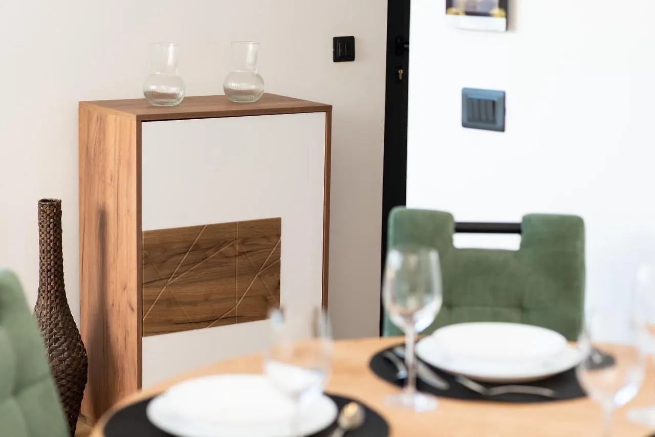 Modern Apartment With Swimming Pool Kastela