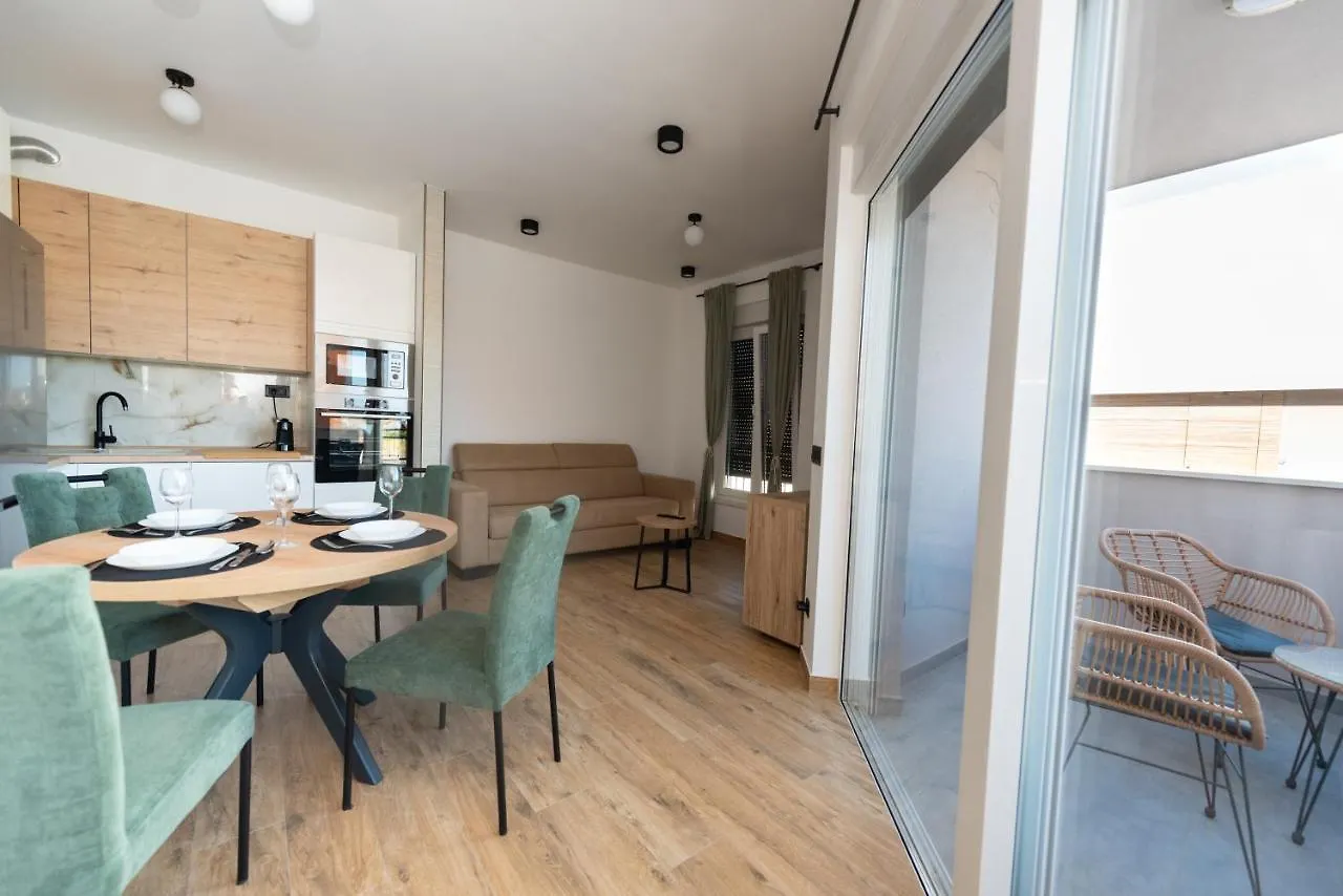 Modern Apartment With Swimming Pool Kastela