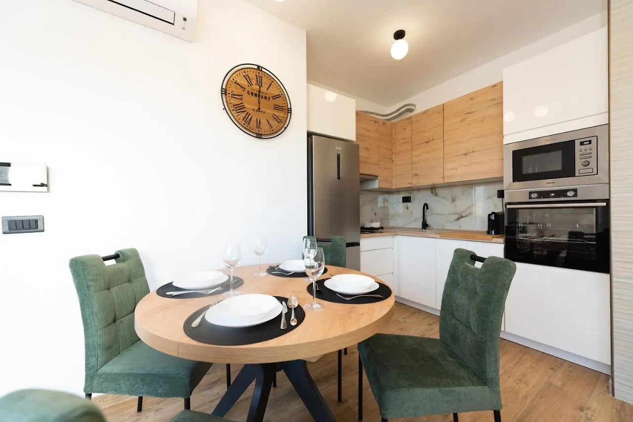 Modern Apartment With Swimming Pool Kastela Croatia