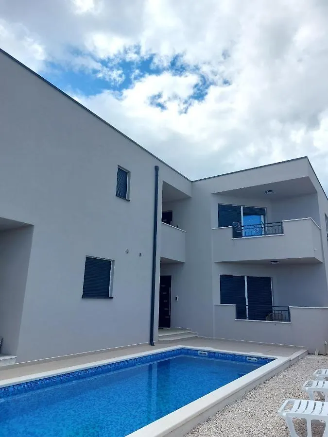 Modern Apartment With Swimming Pool Kastela Croatia