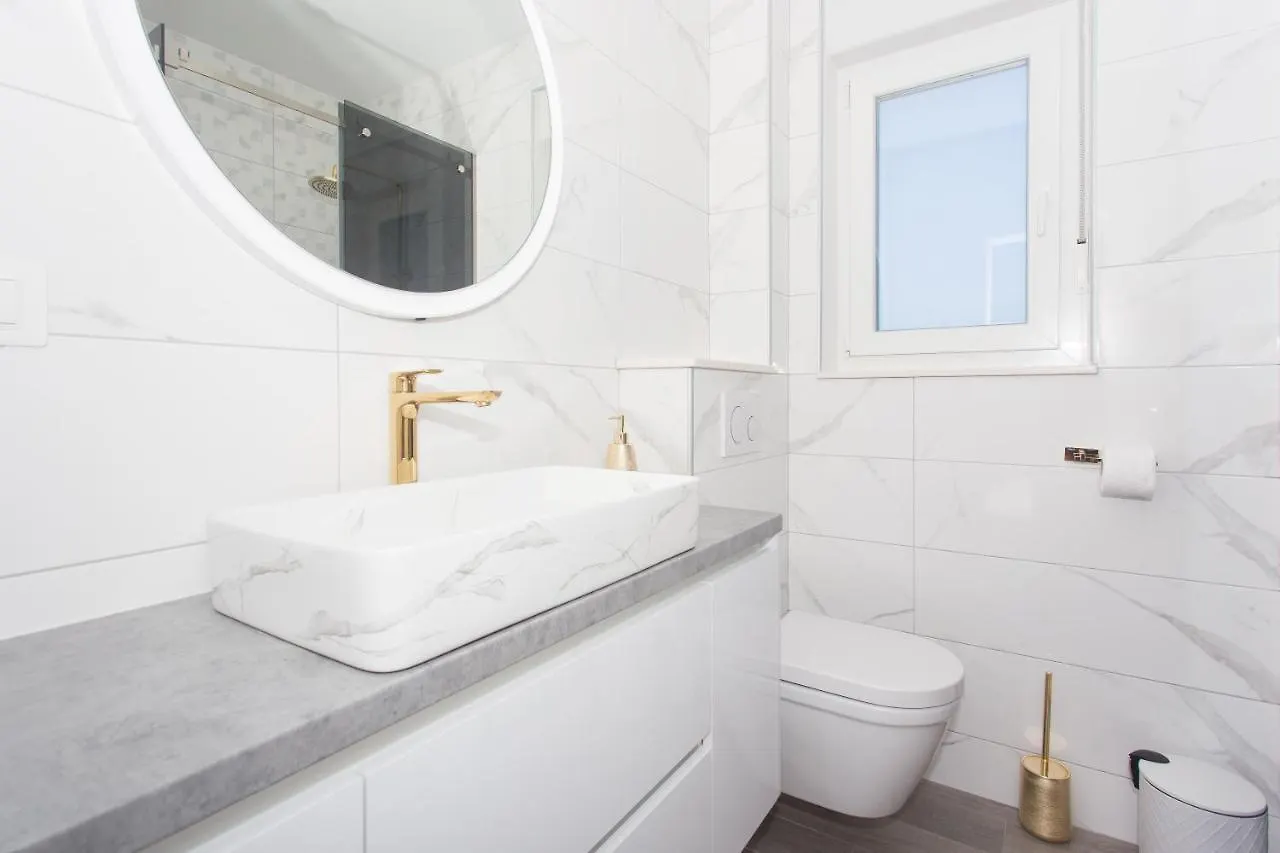 Modern Apartment With Swimming Pool Kastela Croatia