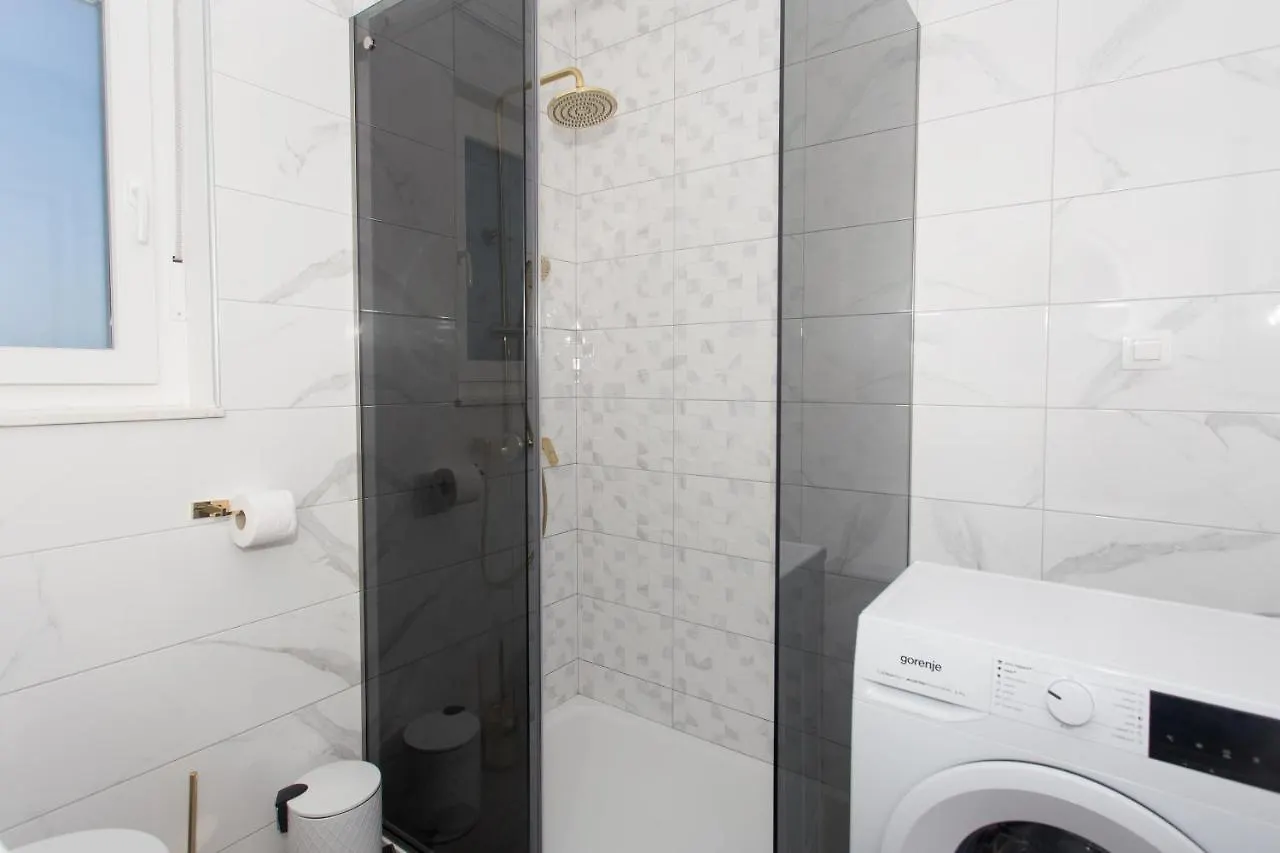 Modern Apartment With Swimming Pool Kastela