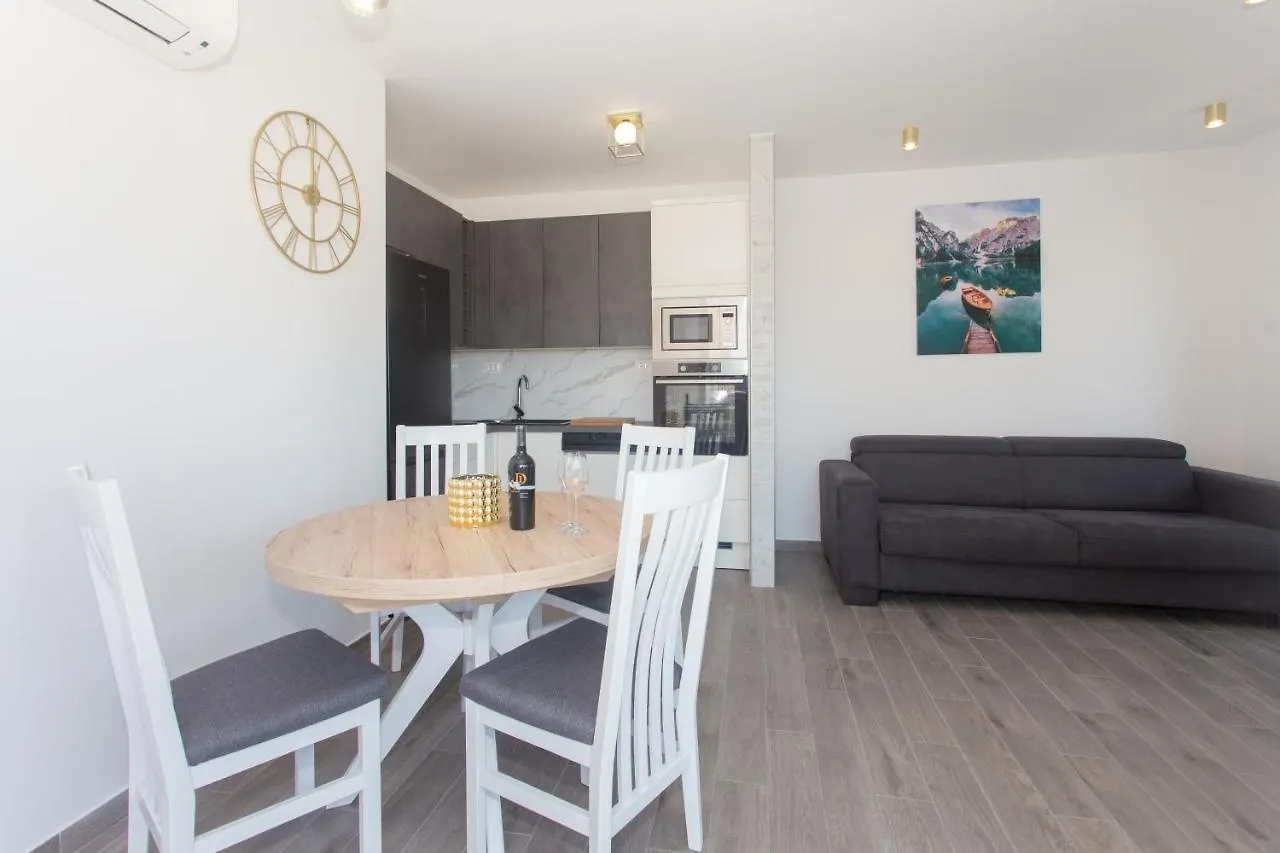 Modern Apartment With Swimming Pool Kastela 0*,