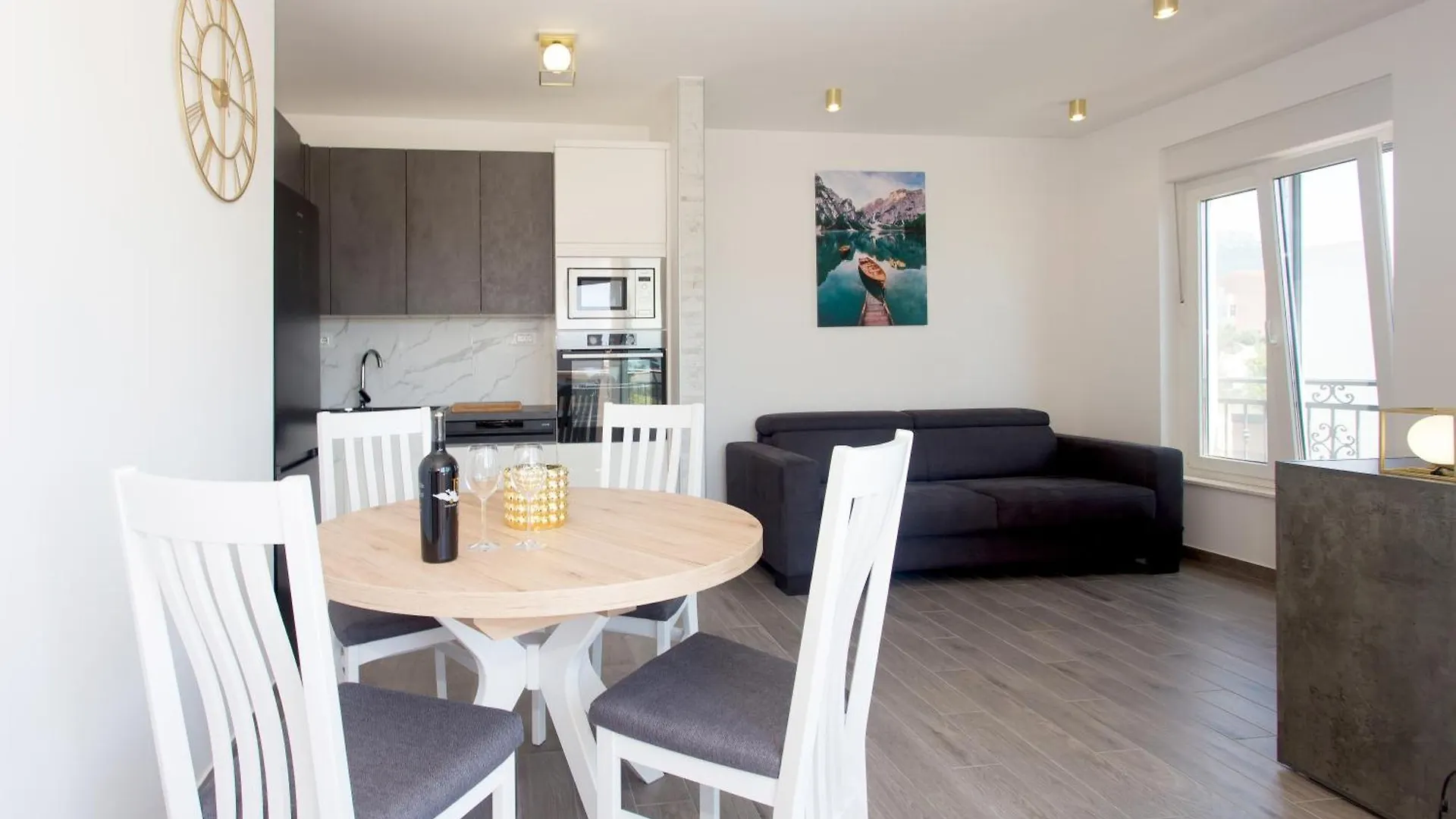 Modern Apartment With Swimming Pool Kastela Croatia
