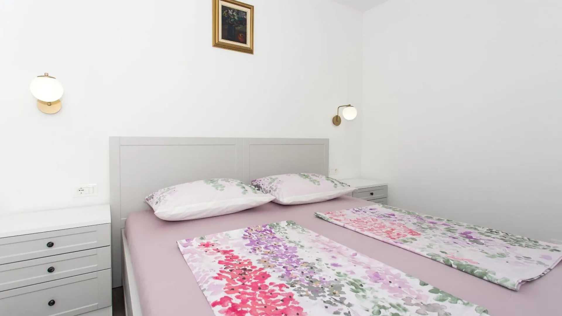 Modern Apartment With Swimming Pool Kastela