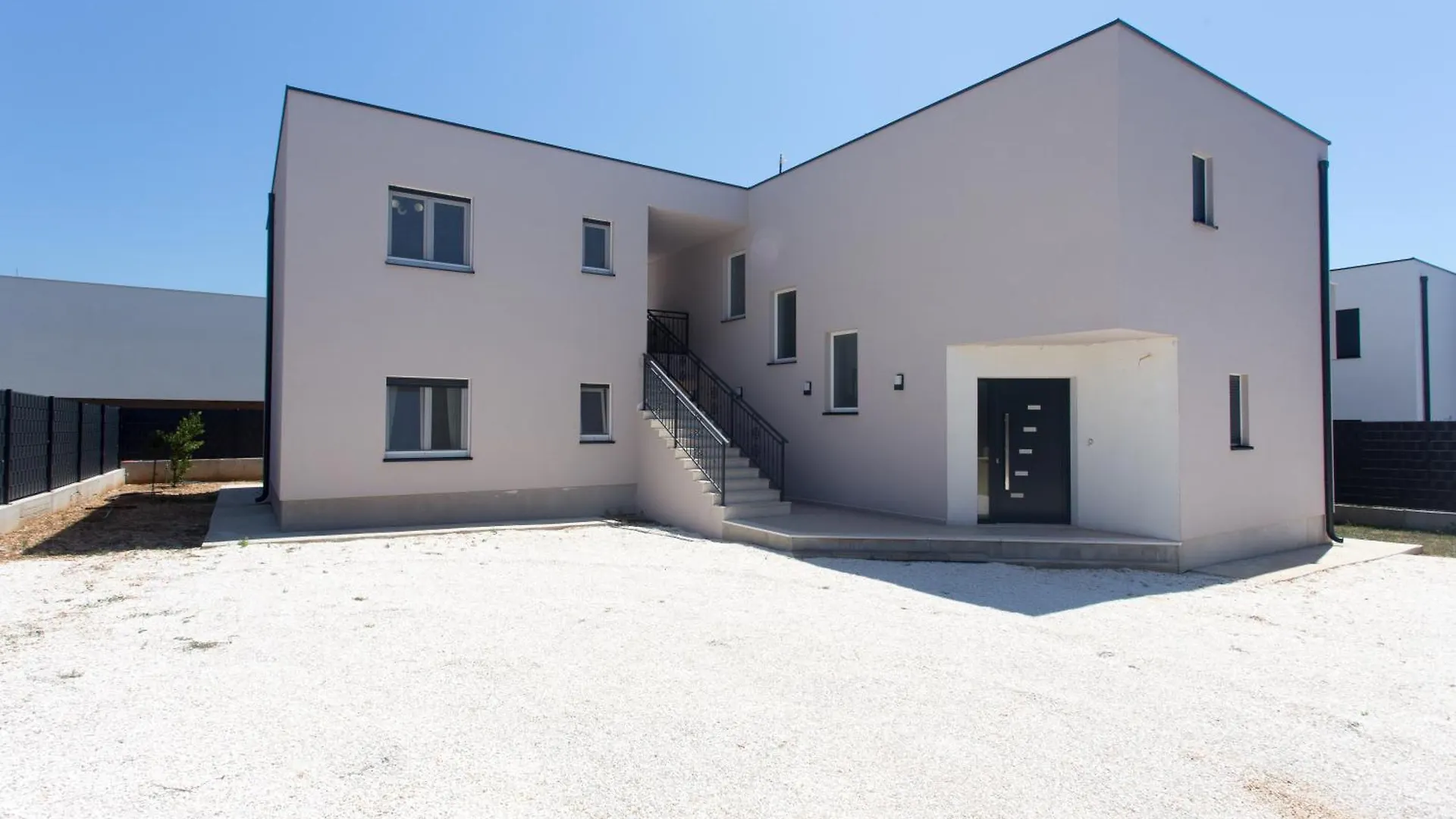 Modern Apartment With Swimming Pool Kastela