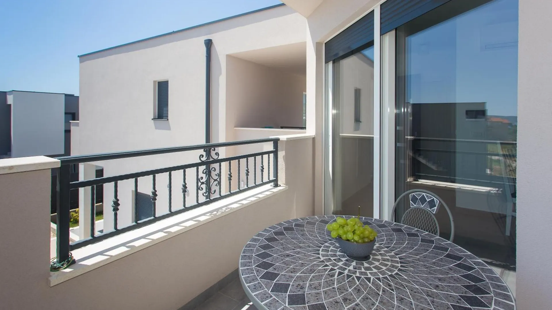 Modern Apartment With Swimming Pool Kastela Croatia