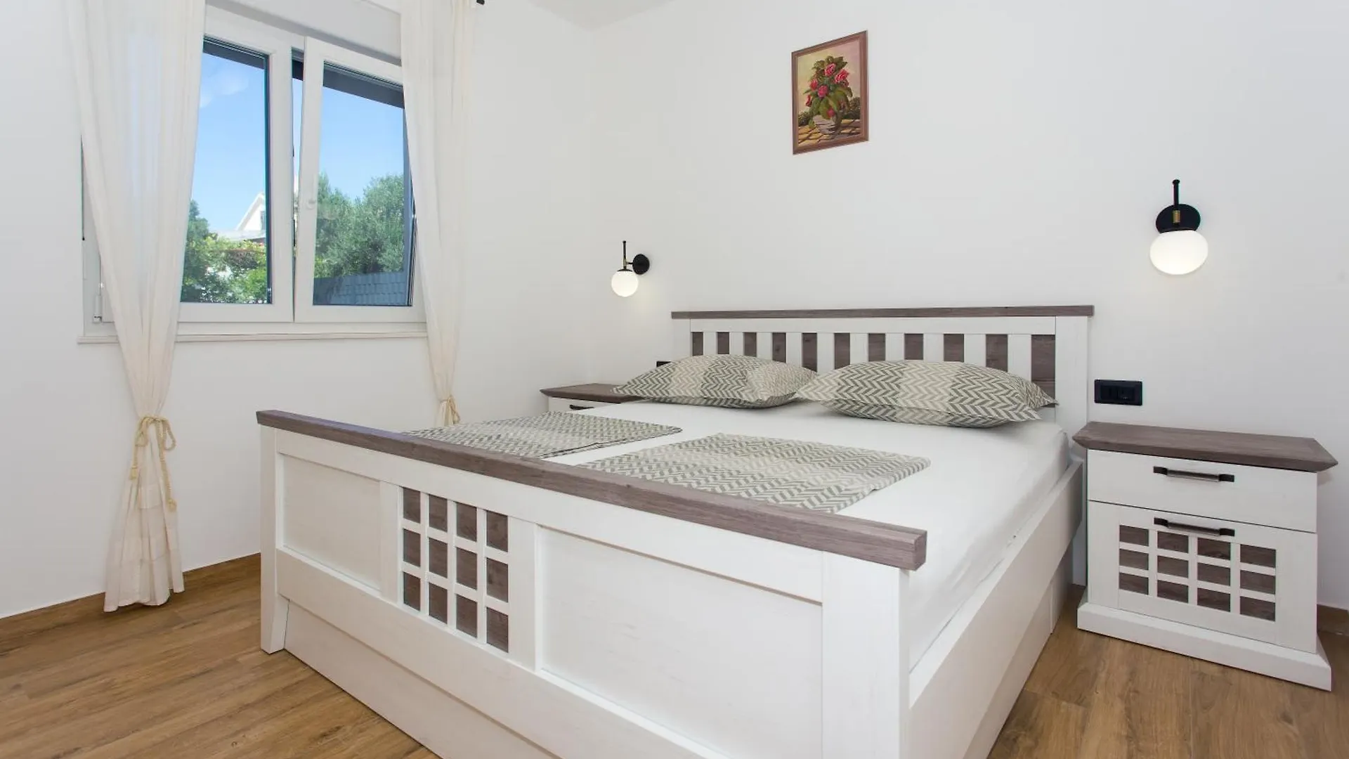 Modern Apartment With Swimming Pool Kastela